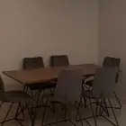 طاولة طعام