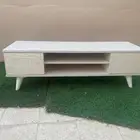 مكتبة او طاولة