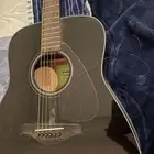 قيتار ملكي اسود