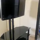 شاشة سامسونج   طاوله زجاجيه ( يوجد اقساط)