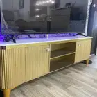 طاولة شاشه للبيع مستخدمة 5 اشهر وبافلات يوصلن على الشاشة