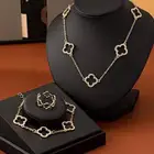 طقم اكسسوارات و جلابيات و فساتين