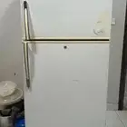 ثلاجة كبيرة للبيع مستعجل و يوجد توصيل   بسعر رمزي