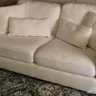 كنبه بيضاء للبيع العاجل