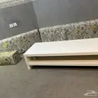 طاولة تلفزيون إيكيا كبيره نظيفه