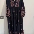 جلابية قطن طبقات بلون أسود جديدة لم تستخدم .