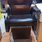 كرسي حلاق نظيف جدا للبيع