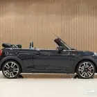 وسيط معتمد ف مجال تأجير السيارات