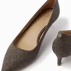 كعب نسائي بني من ماركة MK انيق وعملي ورسمي