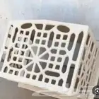 يوجد غطاء مكيف جديده