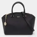 شنطة دكني كبيرة تنفع لبنات الجامعة DKNY