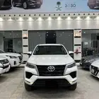 تويوتا فورتشنر 2022 ديزل - عداد 125 الف كيلو فقط