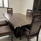 طاولة طعام مع انتريه ودولاب مواعين