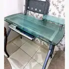 طاولة كمبيوتر