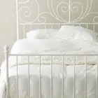 سرير من ايكيا