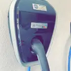 خدمة تركيب شاحن سيارات كهربائية