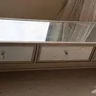 طاوله تلفزيون بلازما طولها 160 40