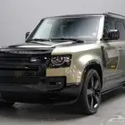 2024 Land Rover Defender P400X داخليه جملي وشاشه كبيره