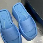 شبشب من ماركة alexander wang