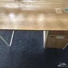 طاوله مكتبيه للبيع شبه جديده