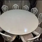 طاولة طعام