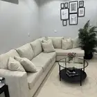 كنبتين وطاوله جدا  نظيف