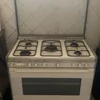 فرن ايطالي نظيف مرة سليم ويعمل بشكل جيد