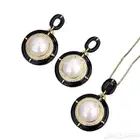 عقد واقراط لؤلؤ مع ألماس