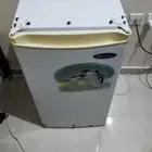 ثلاجه مكتبي بحاله ممتازة