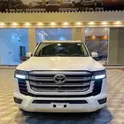 لاندكروزر بريمي لون ابيض. 2025 L4