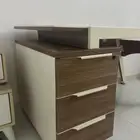 مكتب مستخدم نظيف للبيع