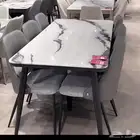 طاوله لون بيج