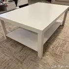 طاوله للبيع من ايكيا فيها خدوش بسيطه