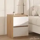 طاولة خشبية