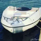 قارب يتصل بالجيت سكي