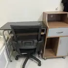مكتب وكرسي