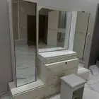 غرفه نوم مستخدم نظيف للبيع مع مجلس كنب العنوان القنفده جوال