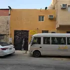 للبيع بيت في حي منفوحة