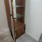 دولاب خشب وقزاز