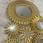 مرايات جداريه عددها 10 تسعه أحجام مختلفه وواحده كبيره