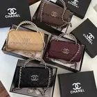يوجد لدينا انواع الشنط جمله وقطاعي توصيل لجميع مناطق المملكة