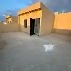 للبيع روف علوي 9غرف مع حوش حي الراقي