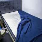 سرير نفر ونص للبيع كامل ومكتب مع الكرسي