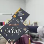 قبعات ووشاحات تخرج 2026 بتطريز احترافي  خل د لحظة نجاحك ب