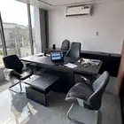 مكتب مميز بطريق الملك