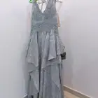 فستان لسهره استعمال مرة ومعه كرته والون رصاصي والرقم 16