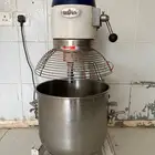 عجانه حلويات وثلاجه فريزن