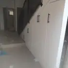 نجار مكاتب شاشات وبيت درج وجميع أعمال نجاره