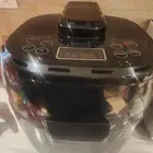 قلايه هوائيه شبه جديده ب 350 اشتريته ب 700 مع ملحقاته