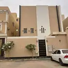شقه للايجار حي القادسيه اربع غرف وصاله